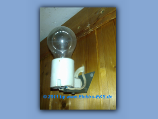 Laienhaft 15 - Stegleitung in der Holzverkleidung.jpg